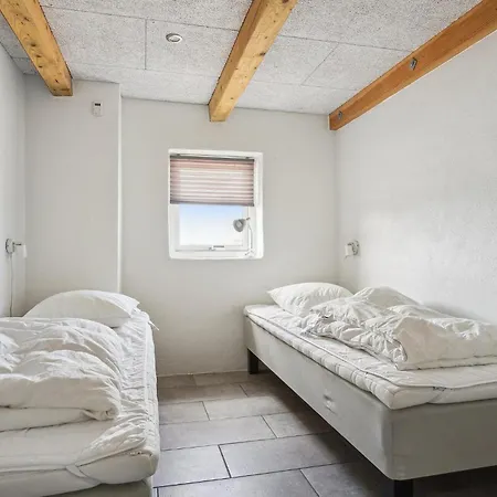 7 Bedroom Awesome In Тистед