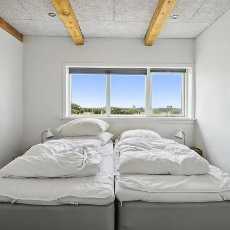 7 Bedroom Awesome In Тистед